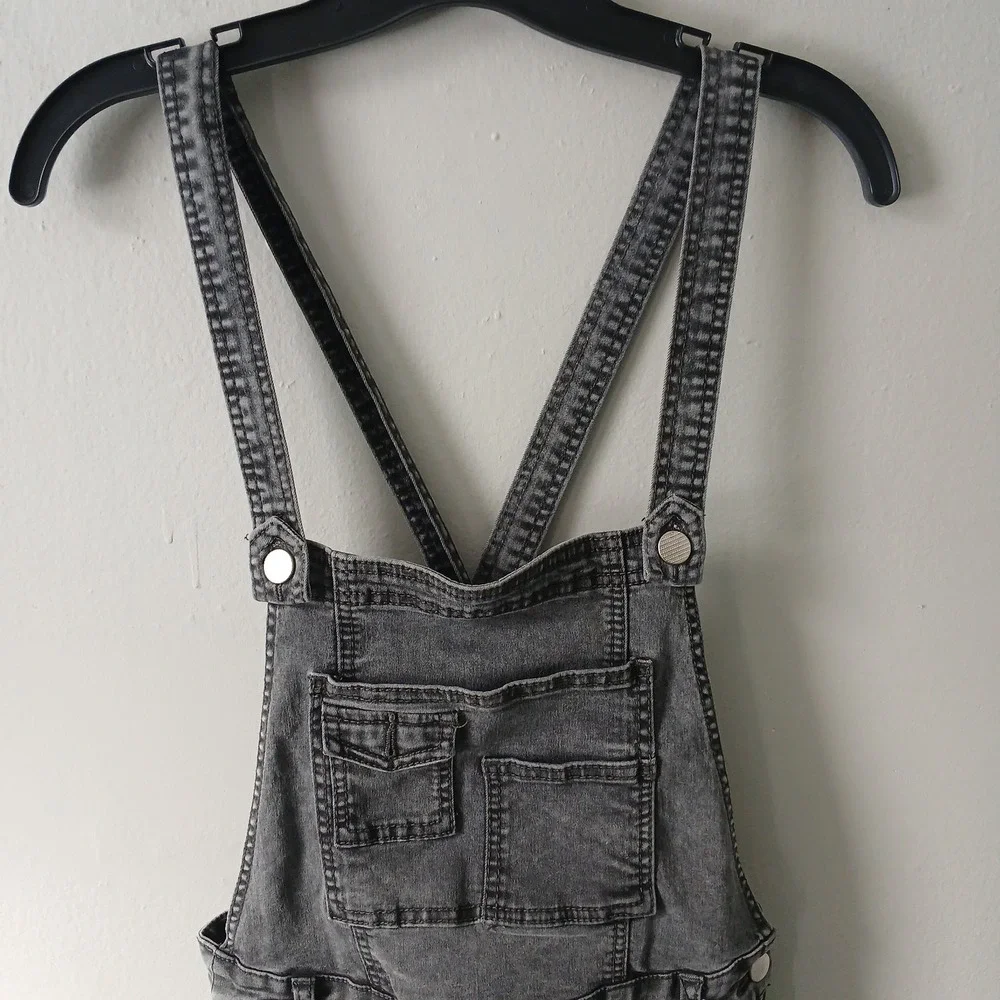 Free People important please